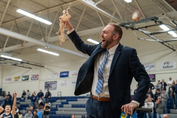 Selvig named NSAA Coach of the Year