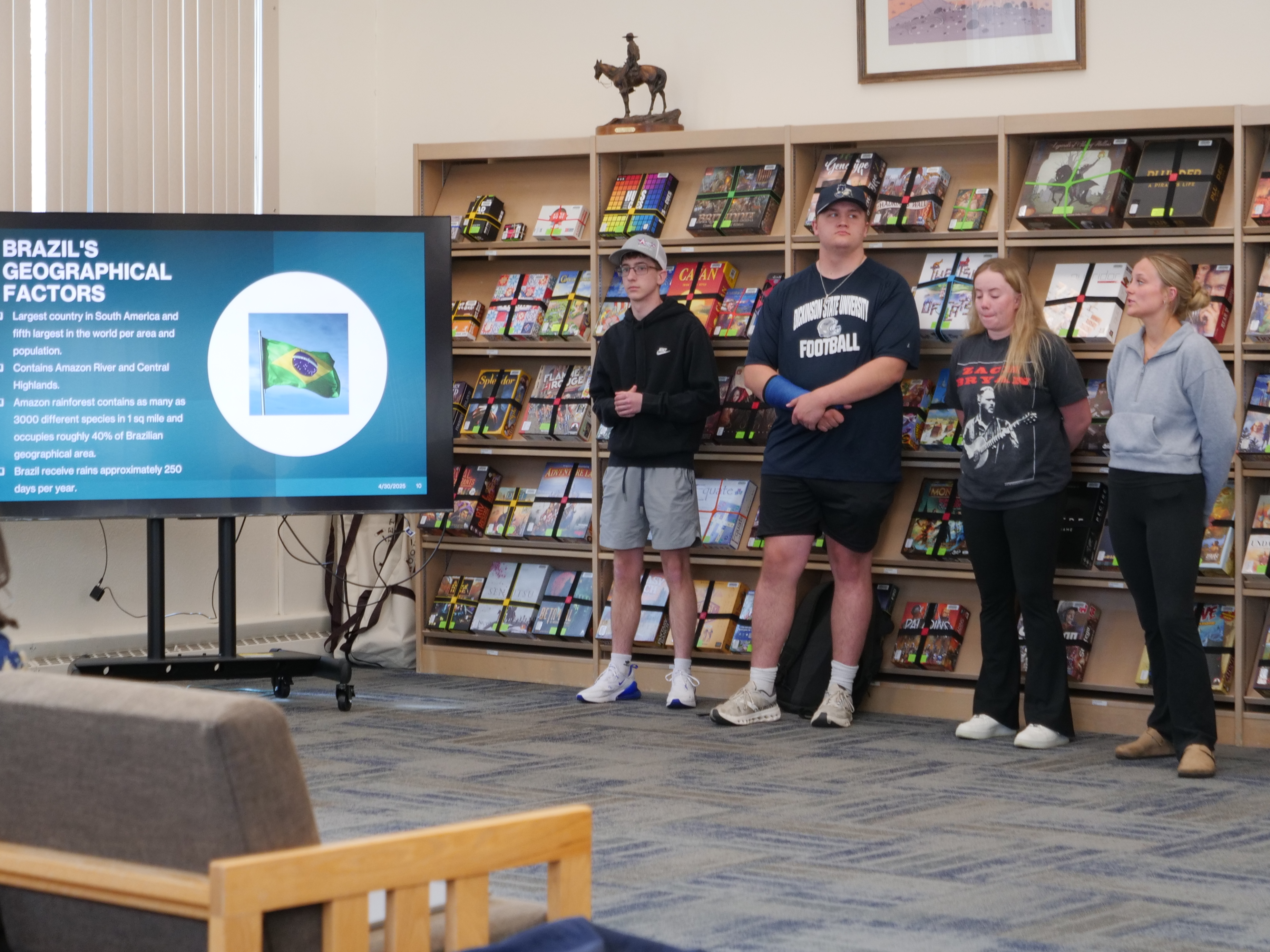 Global Table Students Presenting