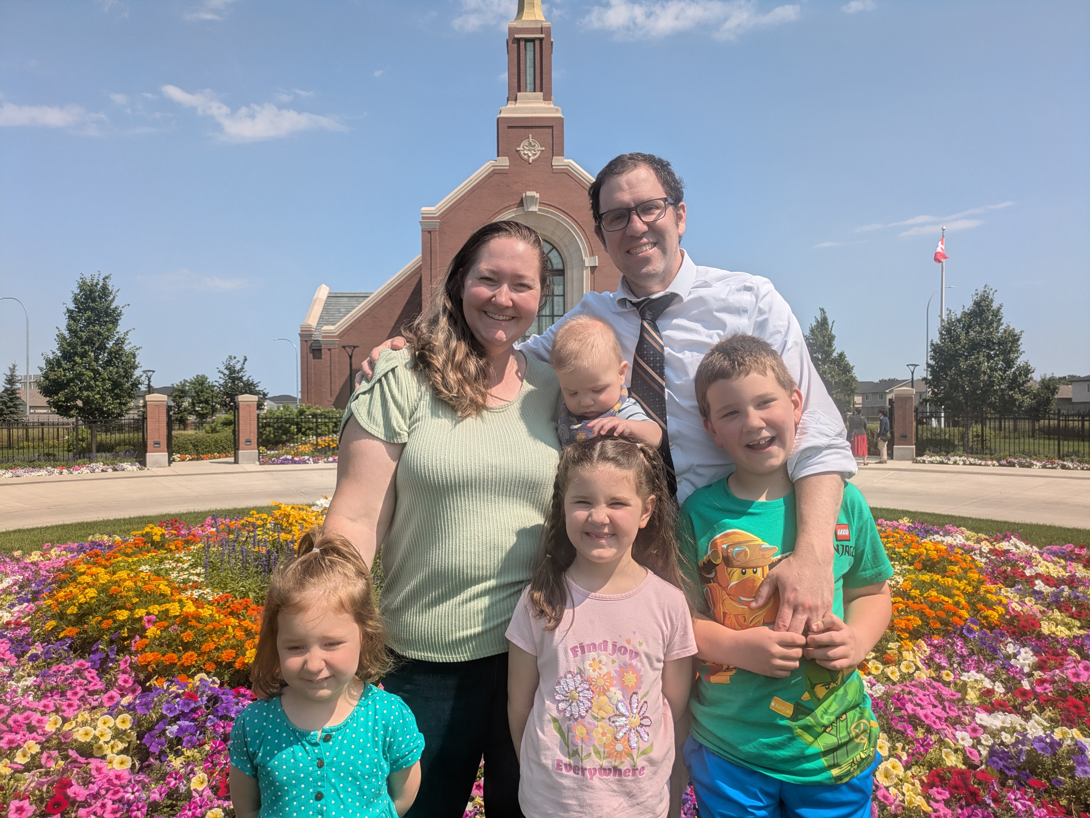 Dr. Grow and his wife of nearly 10 years, Hannah, with their four children – sons Jesse and Stockton, as well as daughters Elizabeth and Gracie.